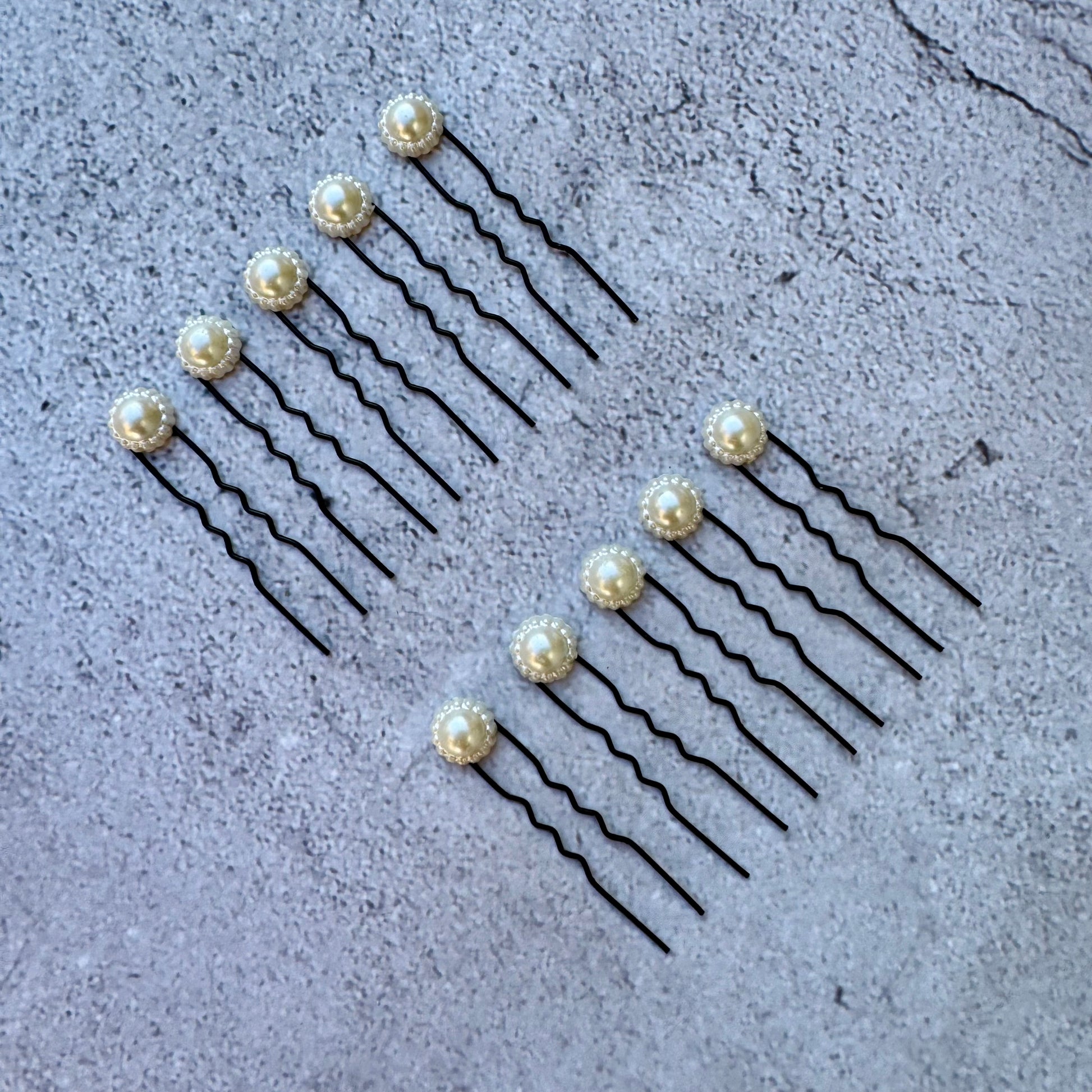 White Pearls Bobby Pins (set of 10)