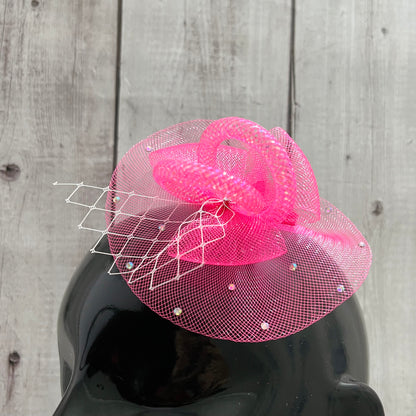 Rosebud Charm Pink Fascinator Hat | Short white veil