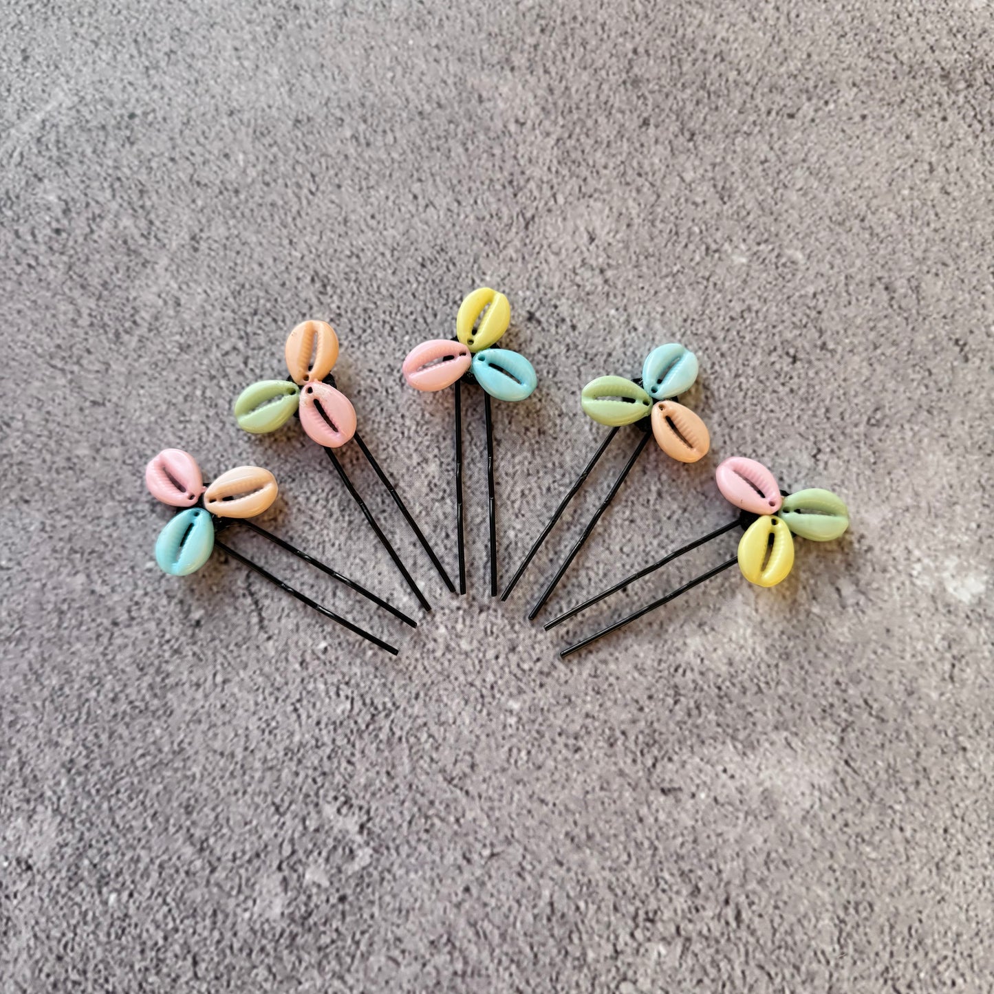 Pastel Cowrie Shell Flower Hair Pins – Set of 5