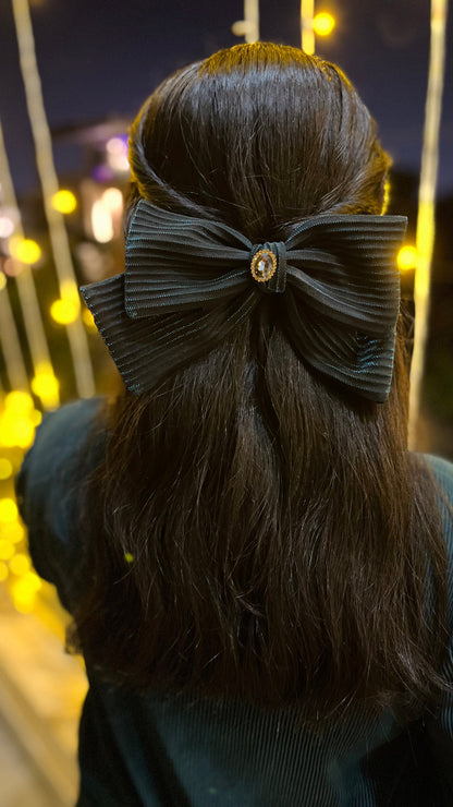 Green pigtail bow hair clip