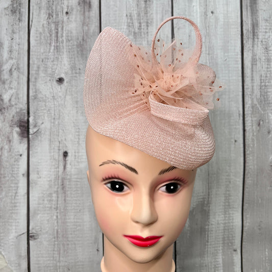 Love Dust Blush Pink Fascinator Hair Clip | Kate Middleton Fascinator Hat