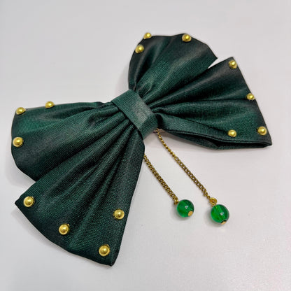 Green Bow with Golden Pearls | Mehendi Ceremony for Bow Lover Bride